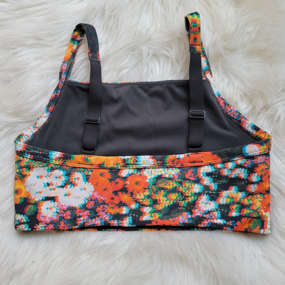 Offline by Aerie Sports Bra Blurred Floral Adjustable - small - Picture 6 of 8